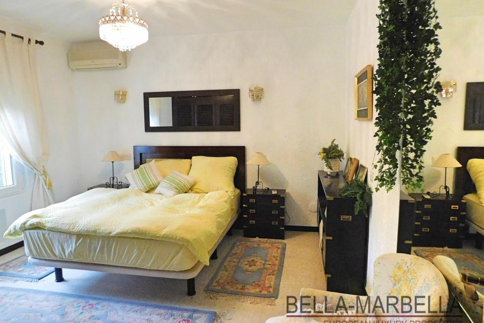 Marbella Chalet mit Pool zu verkaufen