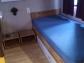 das Schlafzimmer ist zwar geteilt in zwei Betten, kann aber bei BEdarf nach Wünschen umgebaut werden